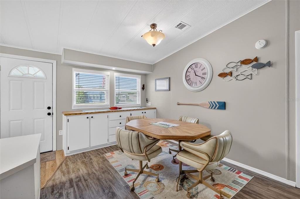 En Venta: $169,900 (2 camas, 2 baños, 1144 Pies cuadrados)