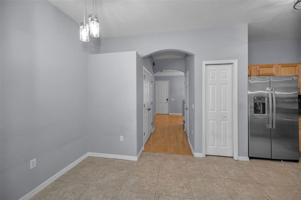 待售: $530,000 (4 贝兹, 2 浴室, 2363 平方英尺)