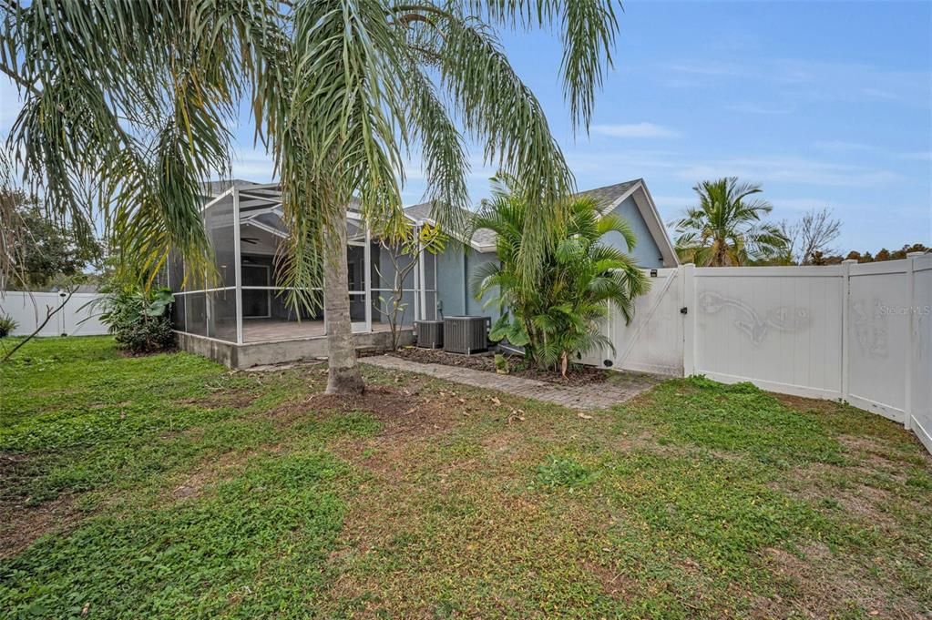 待售: $530,000 (4 贝兹, 2 浴室, 2363 平方英尺)