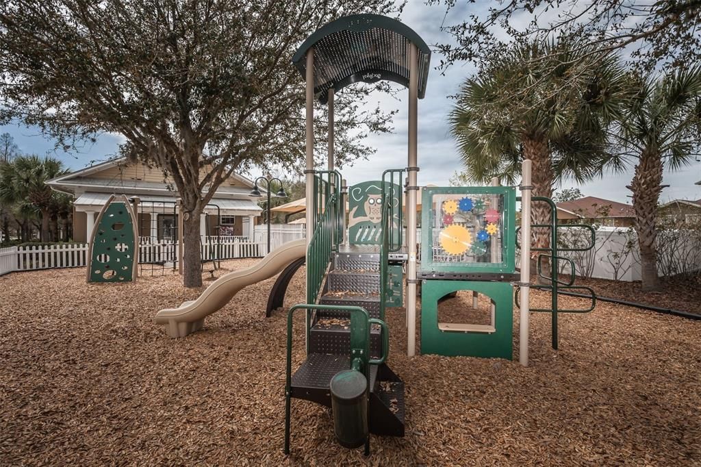 待售: $530,000 (4 贝兹, 2 浴室, 2363 平方英尺)