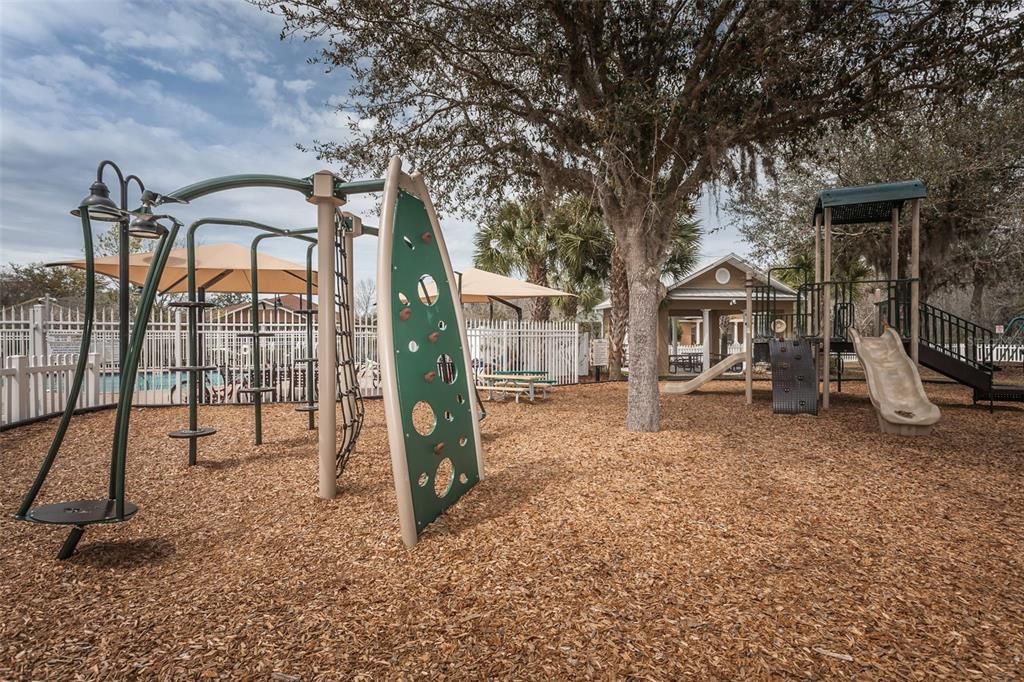 待售: $530,000 (4 贝兹, 2 浴室, 2363 平方英尺)