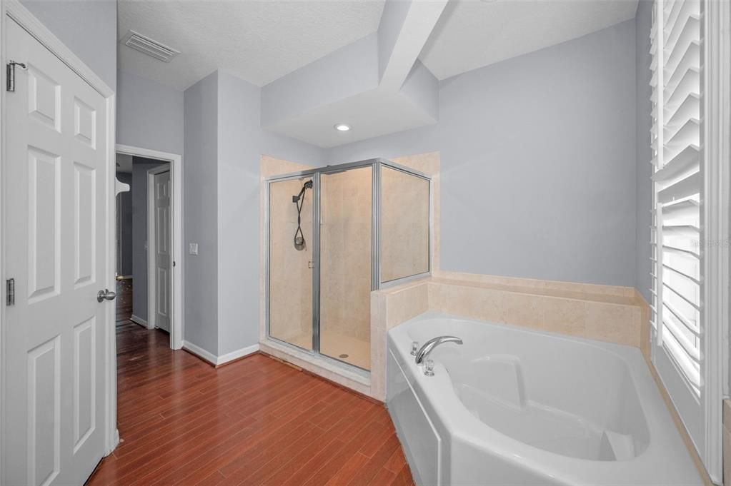 待售: $530,000 (4 贝兹, 2 浴室, 2363 平方英尺)