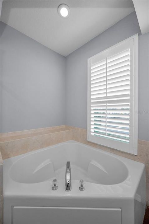 待售: $530,000 (4 贝兹, 2 浴室, 2363 平方英尺)