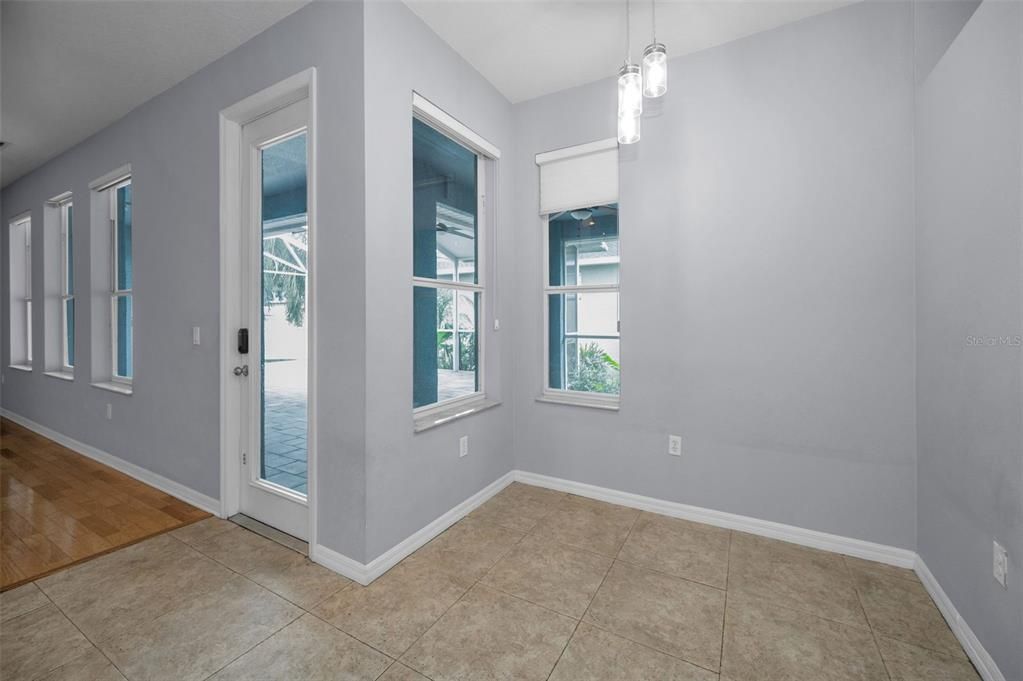 待售: $530,000 (4 贝兹, 2 浴室, 2363 平方英尺)