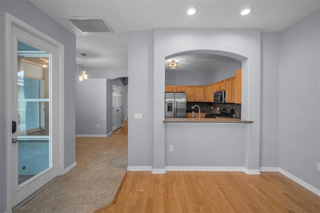 待售: $530,000 (4 贝兹, 2 浴室, 2363 平方英尺)