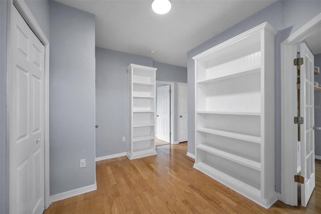 待售: $530,000 (4 贝兹, 2 浴室, 2363 平方英尺)