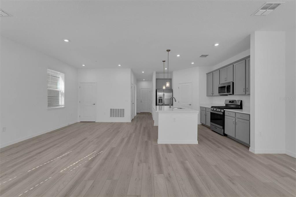 For Sale: $361,965 (3 beds, 2 baths, 1496 Square Feet)