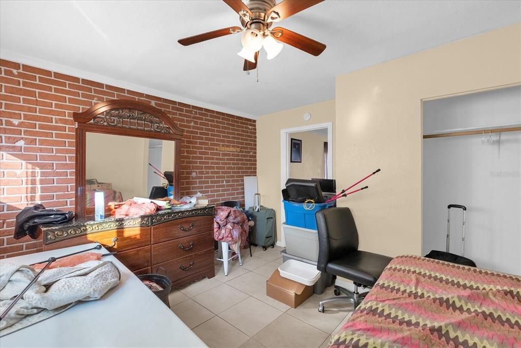 En Venta: $300,000 (4 camas, 2 baños, 1617 Pies cuadrados)