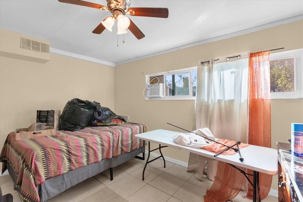 En Venta: $300,000 (4 camas, 2 baños, 1617 Pies cuadrados)