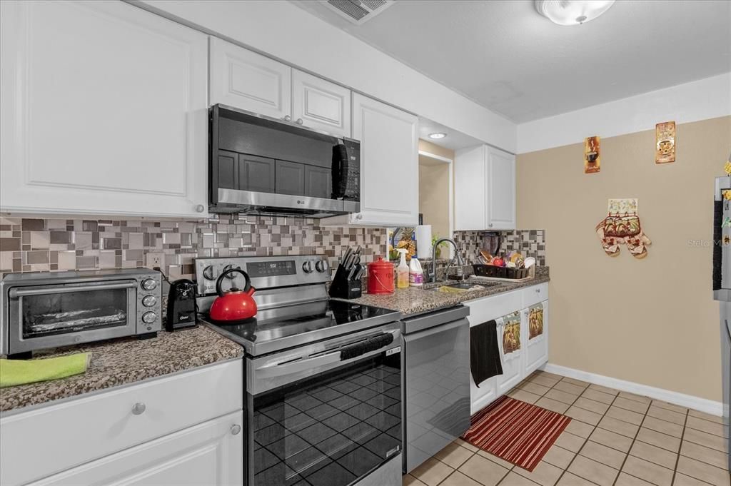 En Venta: $300,000 (4 camas, 2 baños, 1617 Pies cuadrados)