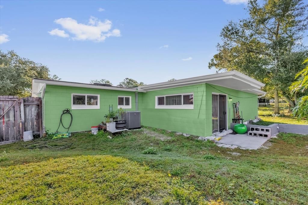 En Venta: $300,000 (4 camas, 2 baños, 1617 Pies cuadrados)