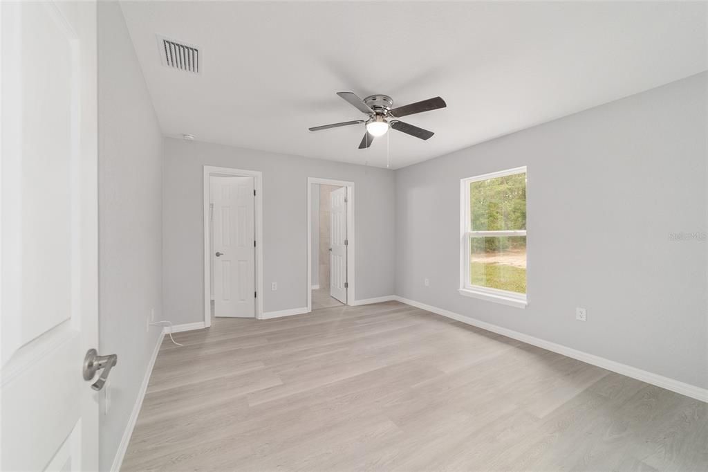 На продажу: $219,900 (3 спален, 2 ванн, 1089 Квадратных фут)