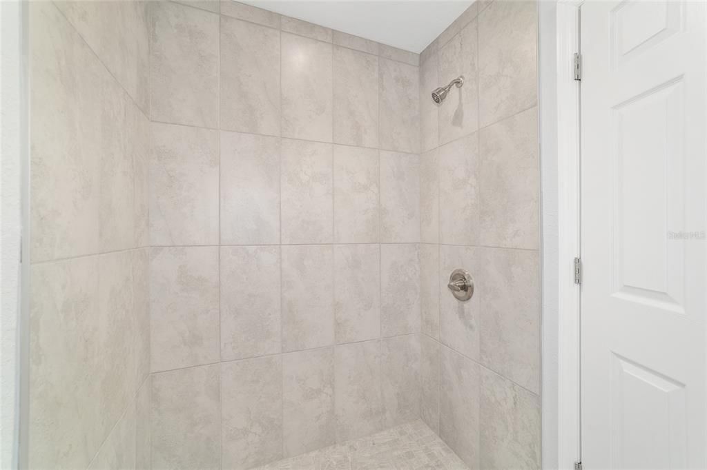 На продажу: $219,900 (3 спален, 2 ванн, 1089 Квадратных фут)