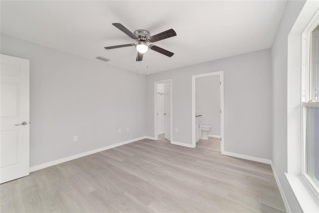 На продажу: $219,900 (3 спален, 2 ванн, 1089 Квадратных фут)