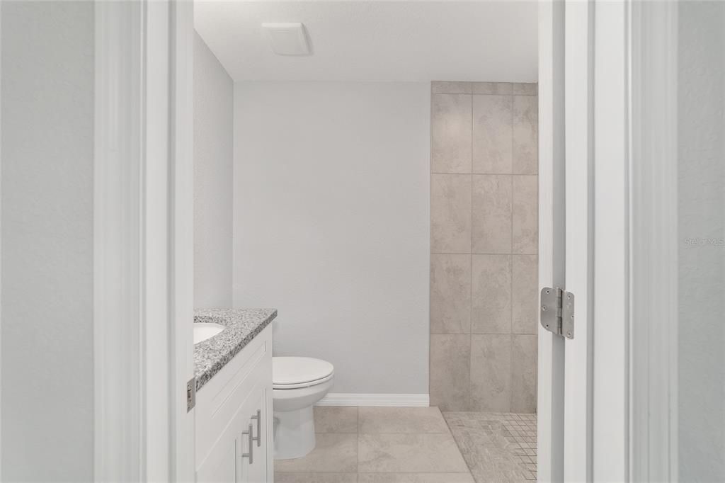 На продажу: $219,900 (3 спален, 2 ванн, 1089 Квадратных фут)