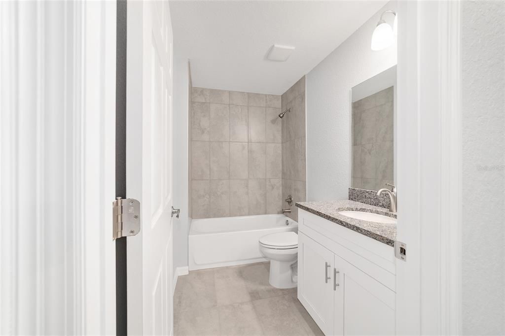 На продажу: $219,900 (3 спален, 2 ванн, 1089 Квадратных фут)