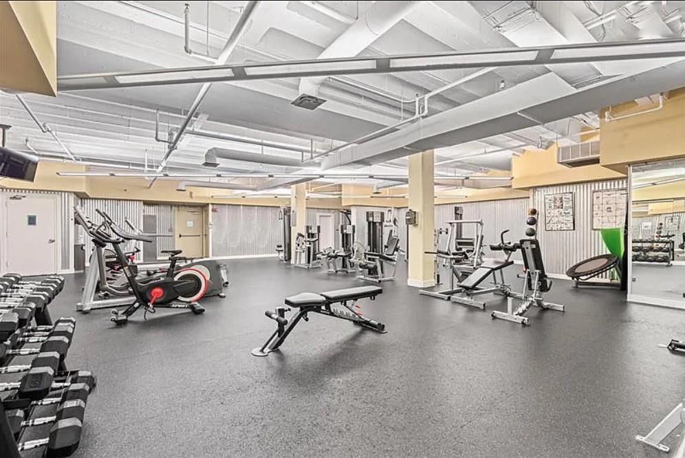 For Sale: $155,000 (1 beds, 1 baths, 592 Square Feet)