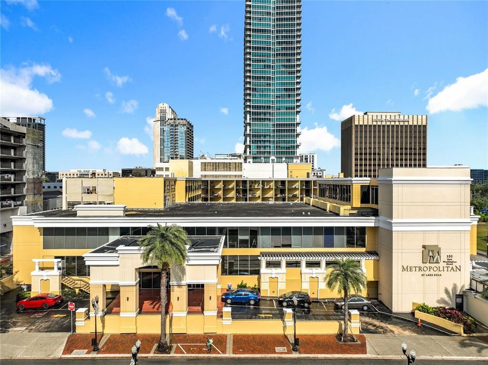 For Sale: $155,000 (1 beds, 1 baths, 592 Square Feet)