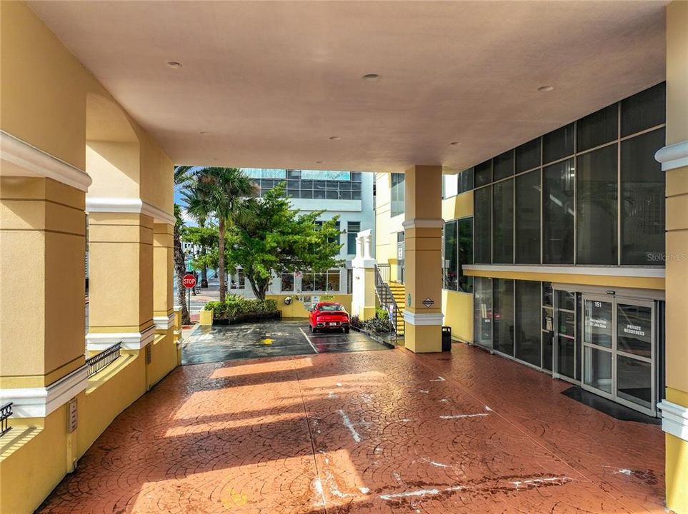 For Sale: $155,000 (1 beds, 1 baths, 592 Square Feet)