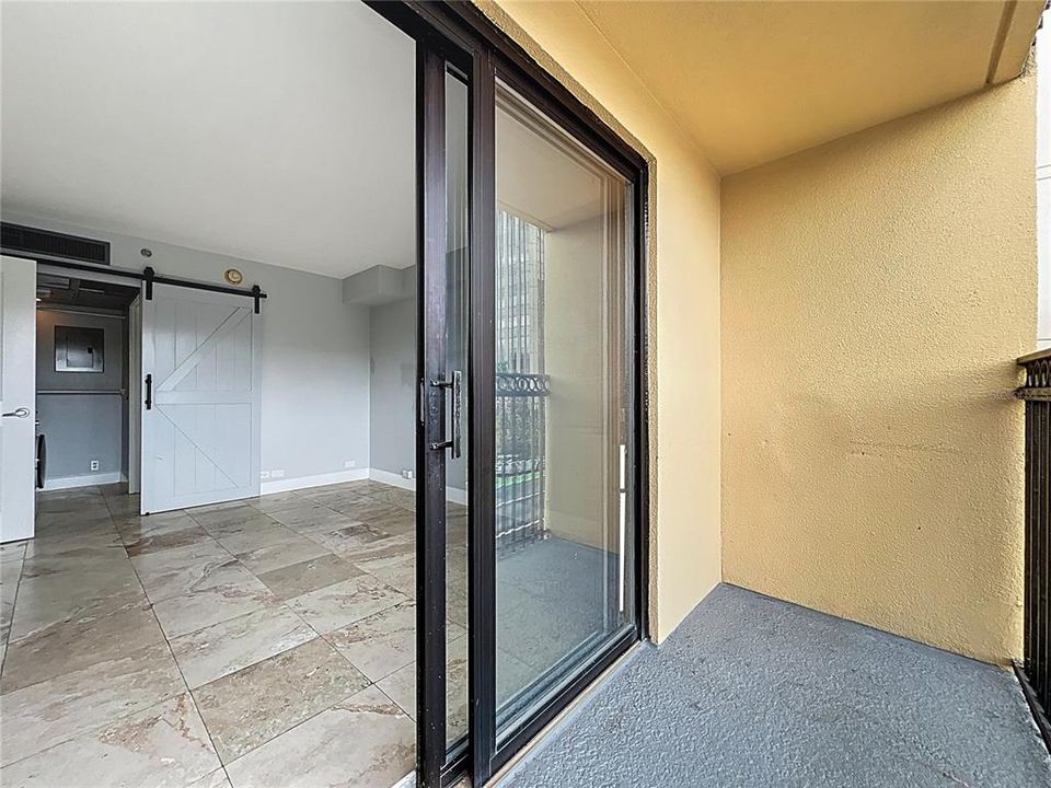 For Sale: $155,000 (1 beds, 1 baths, 592 Square Feet)