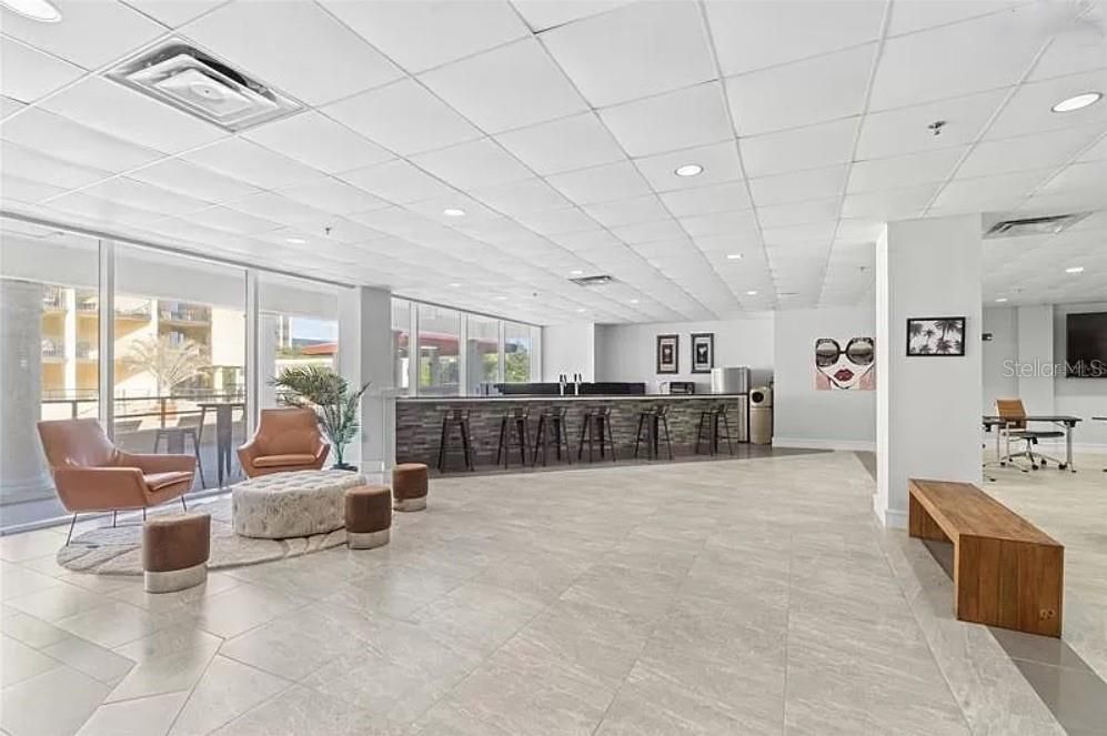 For Sale: $155,000 (1 beds, 1 baths, 592 Square Feet)