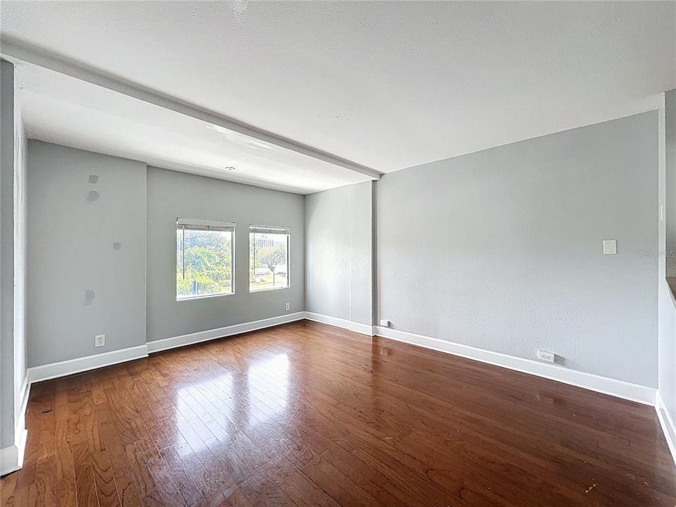 For Sale: $155,000 (1 beds, 1 baths, 592 Square Feet)