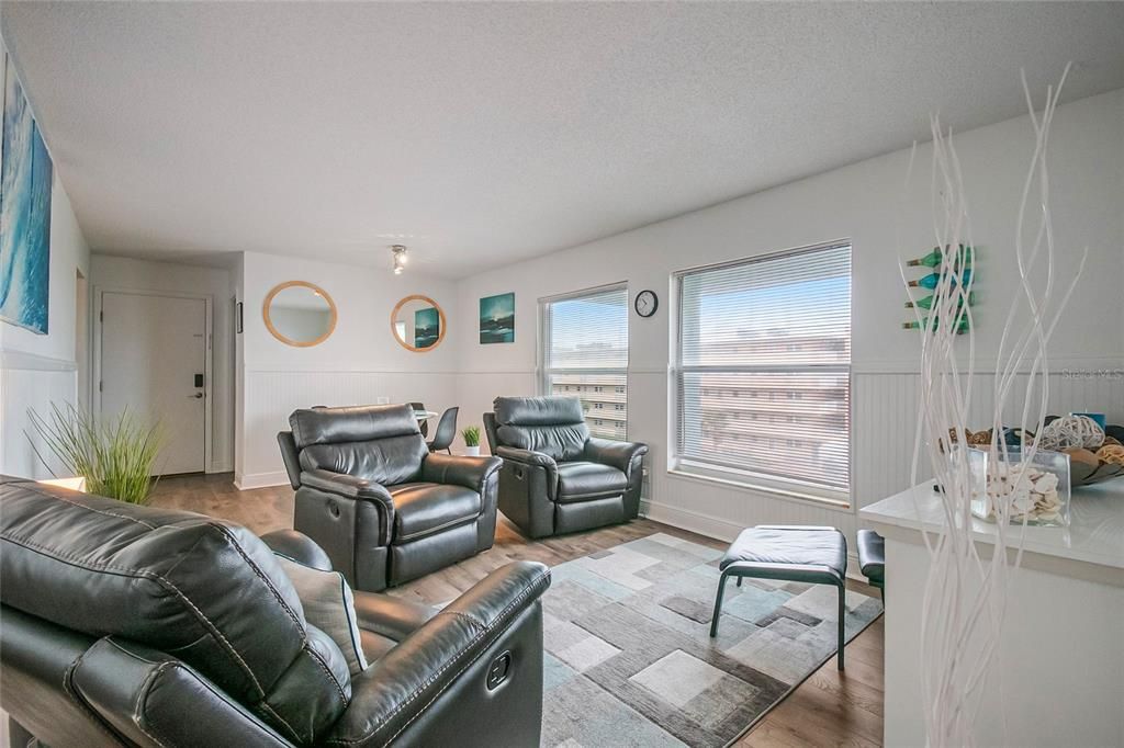 На продажу: $299,900 (1 спален, 1 ванн, 697 Квадратных фут)