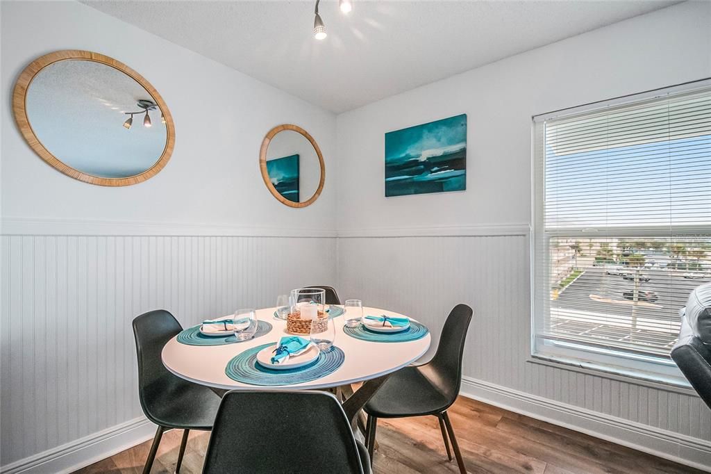 На продажу: $299,900 (1 спален, 1 ванн, 697 Квадратных фут)