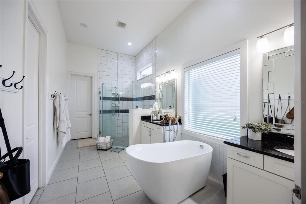 For Sale: $1,000,000 (4 beds, 3 baths, 4017 Square Feet)