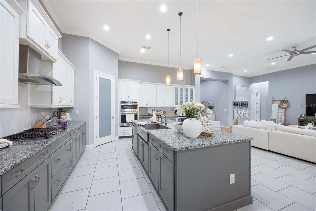 For Sale: $1,000,000 (4 beds, 3 baths, 4017 Square Feet)