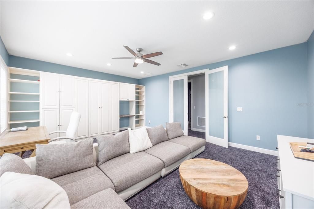 For Sale: $1,000,000 (4 beds, 3 baths, 4017 Square Feet)