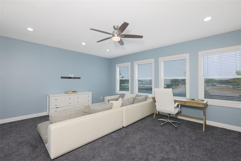 For Sale: $1,000,000 (4 beds, 3 baths, 4017 Square Feet)