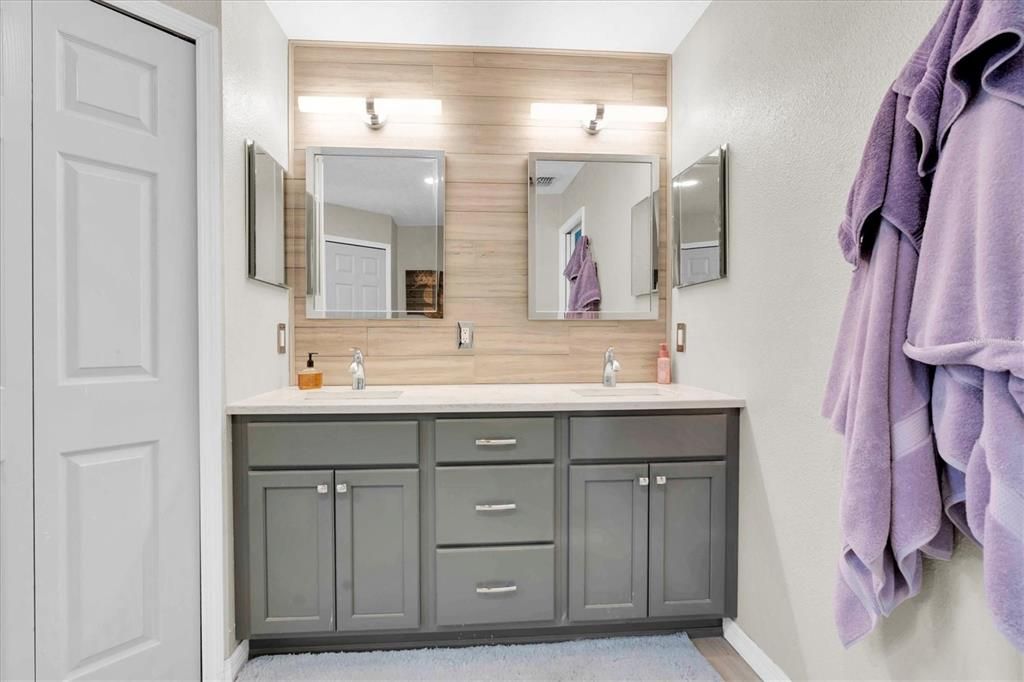 For Sale: $575,000 (3 beds, 2 baths, 2029 Square Feet)