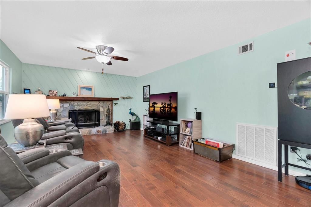 For Sale: $575,000 (3 beds, 2 baths, 2029 Square Feet)