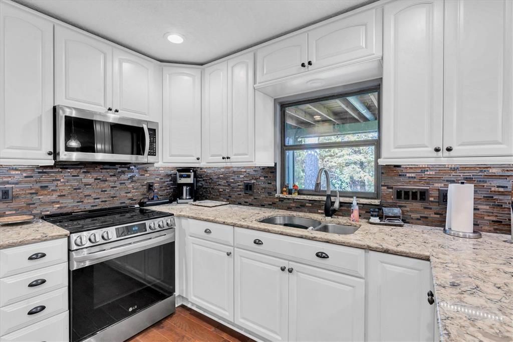 For Sale: $575,000 (3 beds, 2 baths, 2029 Square Feet)