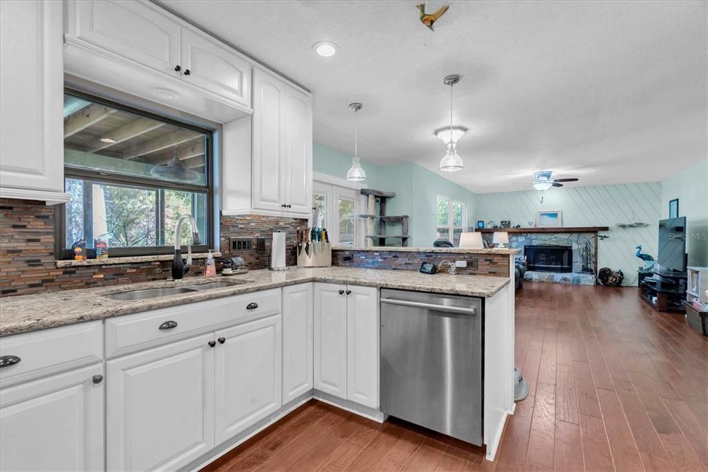 For Sale: $575,000 (3 beds, 2 baths, 2029 Square Feet)