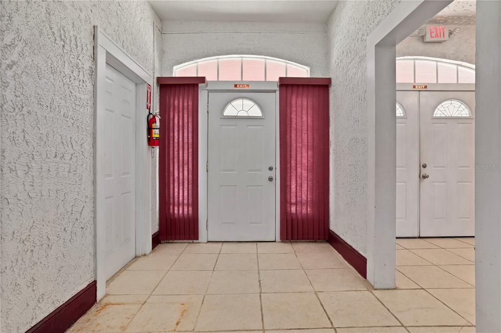 En Venta: $550,000 (5 camas, 2 baños, 4695 Pies cuadrados)