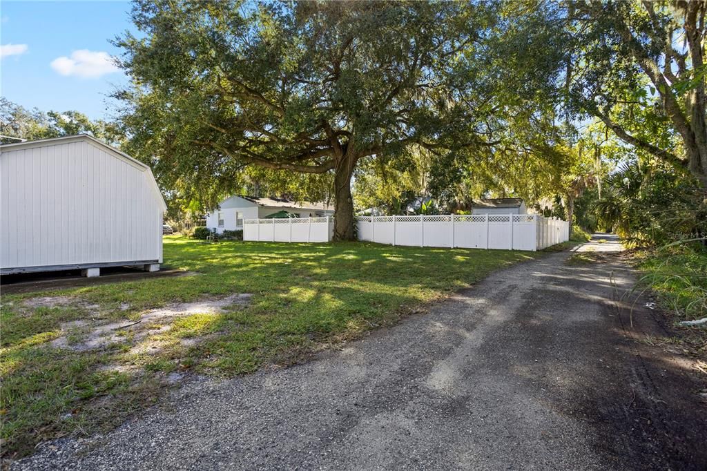 En Venta: $550,000 (5 camas, 2 baños, 4695 Pies cuadrados)