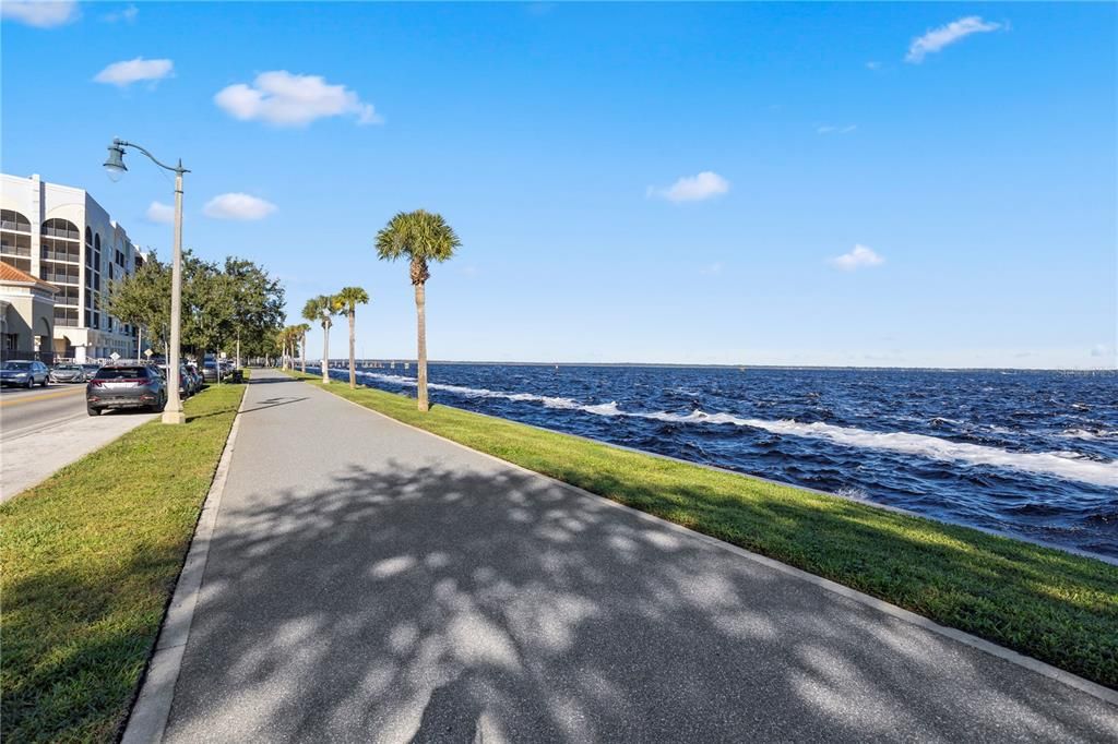 En Venta: $550,000 (5 camas, 2 baños, 4695 Pies cuadrados)