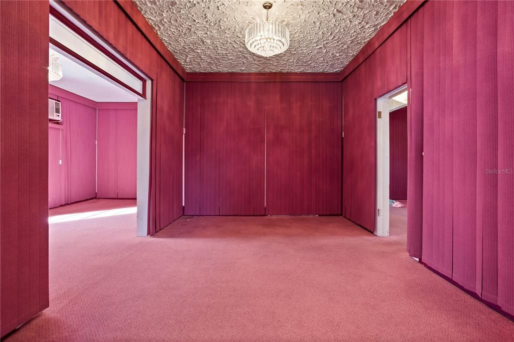 En Venta: $550,000 (5 camas, 2 baños, 4695 Pies cuadrados)