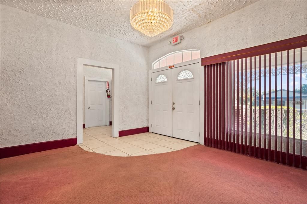 En Venta: $550,000 (5 camas, 2 baños, 4695 Pies cuadrados)