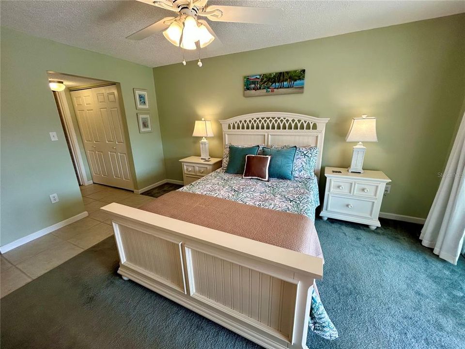 For Sale: $200,000 (2 beds, 2 baths, 1025 Square Feet)