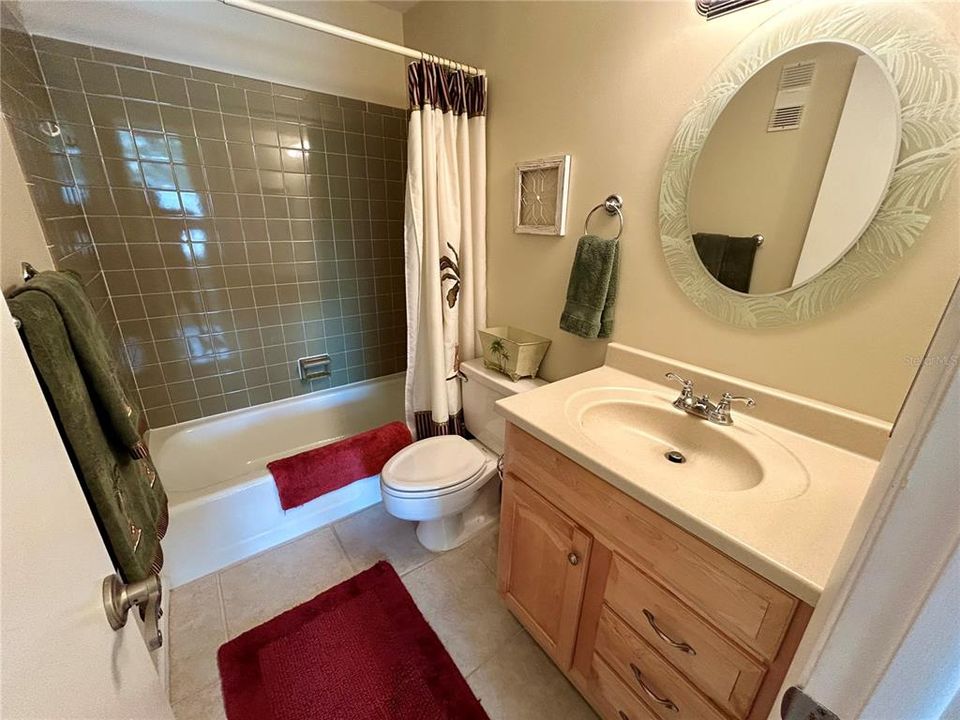 For Sale: $200,000 (2 beds, 2 baths, 1025 Square Feet)