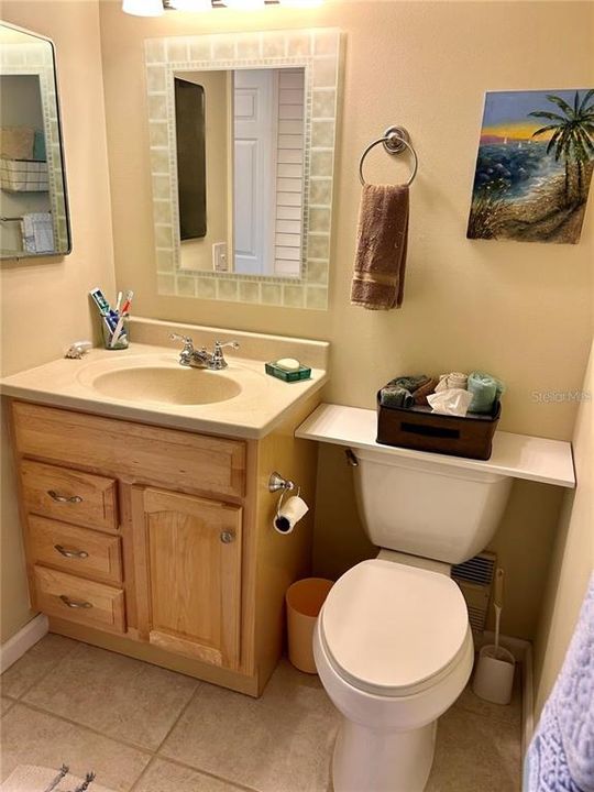 For Sale: $200,000 (2 beds, 2 baths, 1025 Square Feet)