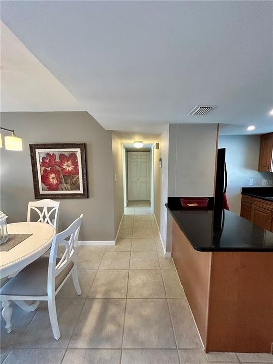 For Sale: $200,000 (2 beds, 2 baths, 1025 Square Feet)