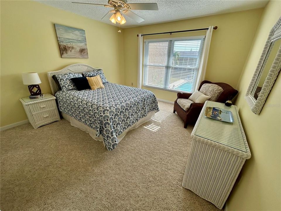 For Sale: $200,000 (2 beds, 2 baths, 1025 Square Feet)