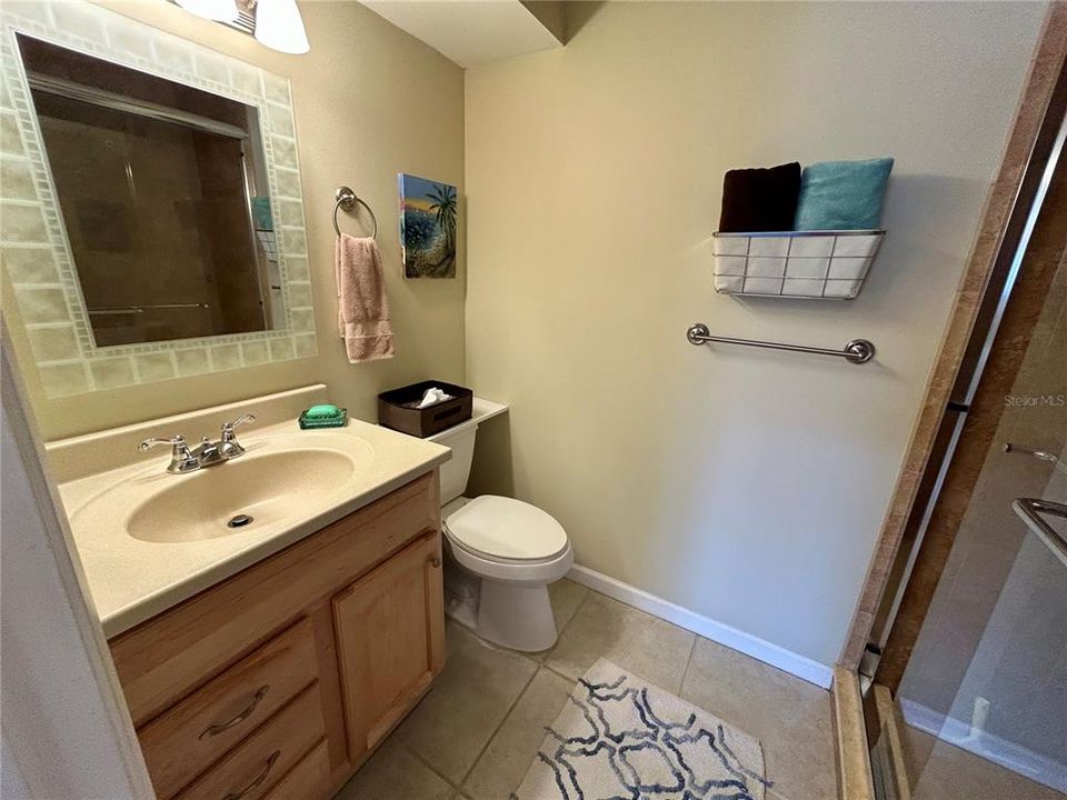 For Sale: $200,000 (2 beds, 2 baths, 1025 Square Feet)