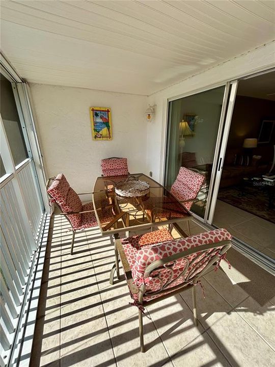 For Sale: $200,000 (2 beds, 2 baths, 1025 Square Feet)