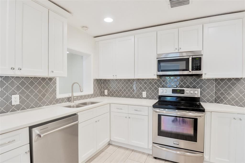 For Sale: $900,000 (4 beds, 3 baths, 2267 Square Feet)