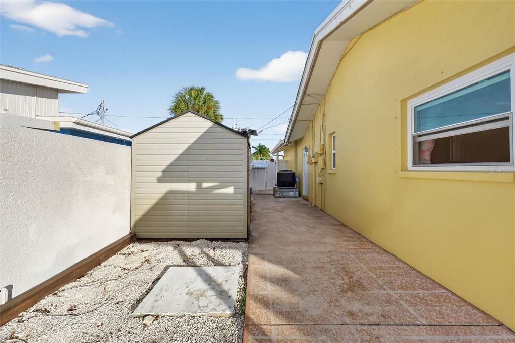 На продажу: $925,000 (2 спален, 2 ванн, 1653 Квадратных фут)